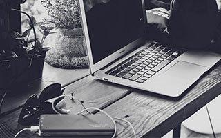 推特网红露出女神爱吃菠萝会员粉丝群福利