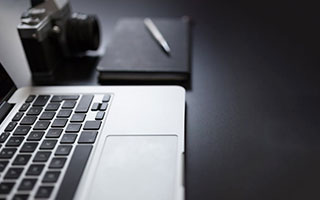 柳州夫妻激情视频外泄成艳照门，护士制服骚妻深情吃鸡，内射浪叫高能流出，维修店员功德无量！