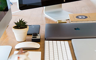 怀化中学语文老师【吕妍菲】，大奶肥臀身材顶级女神，下班化身狂野夜场尤物，热衷约炮娇喘不止！